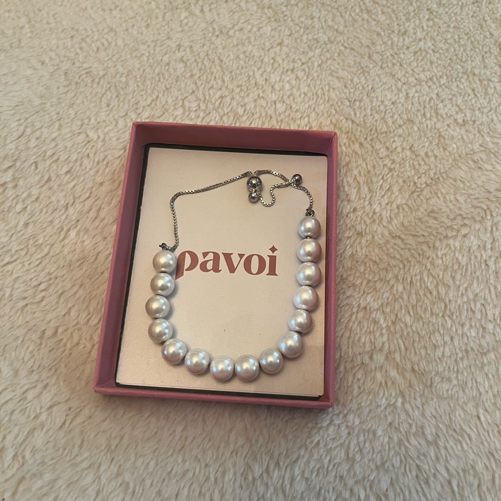 Pearl and silver adjustable bracelet